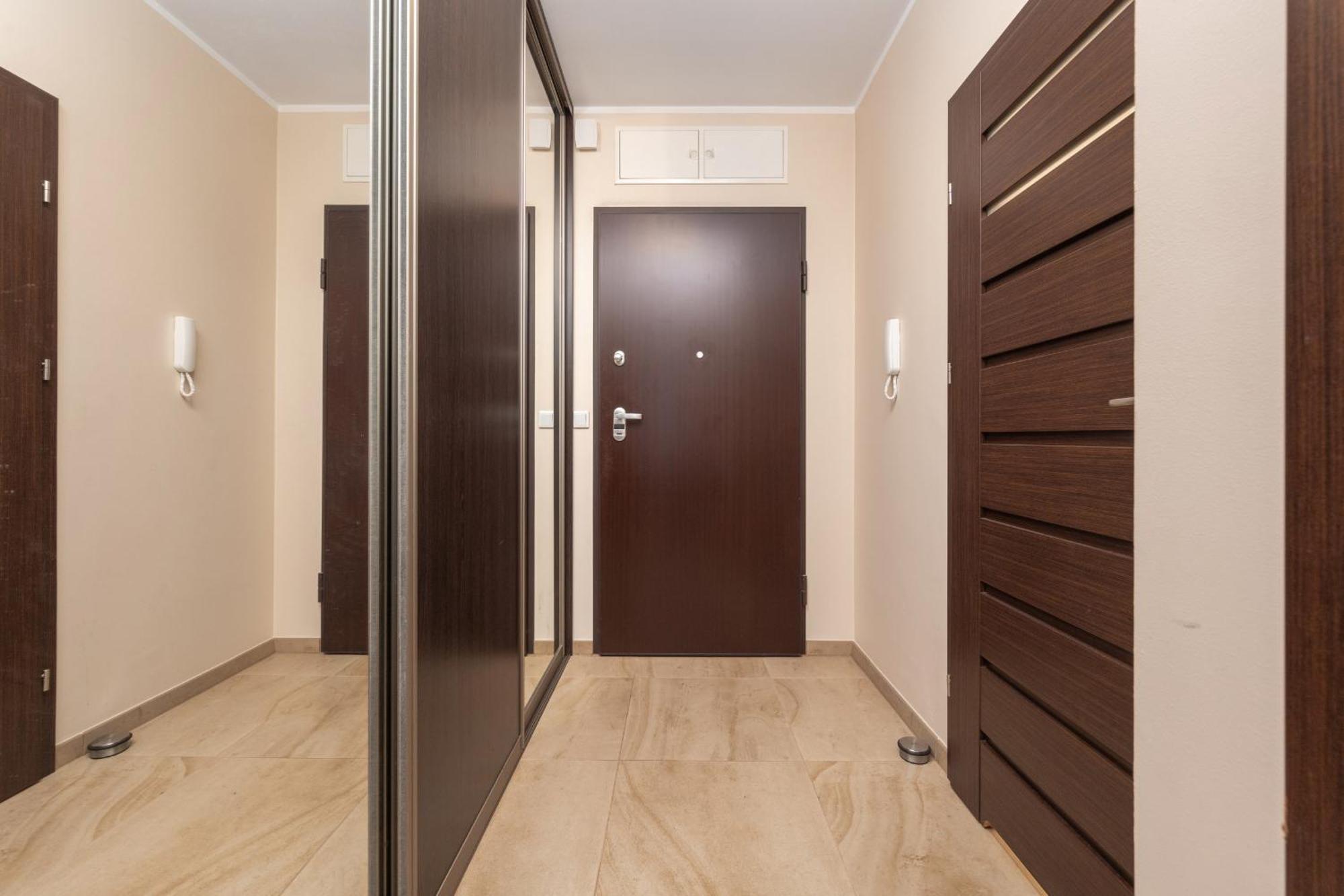 Comfortable Apartment Krakowska Wroclaw With Free Parking By Noclegi Renters Exterior photo